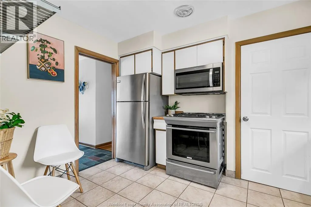 4132 MOUNT ROYAL