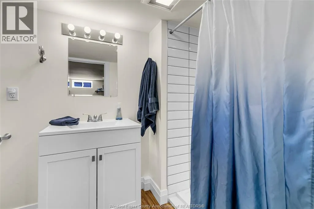 4132 MOUNT ROYAL