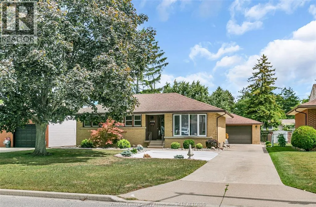 4132 MOUNT ROYAL