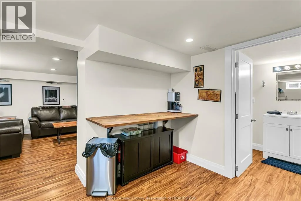 4132 MOUNT ROYAL