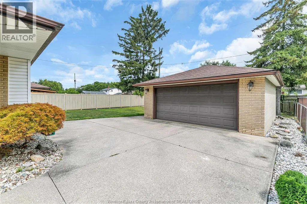 4132 MOUNT ROYAL