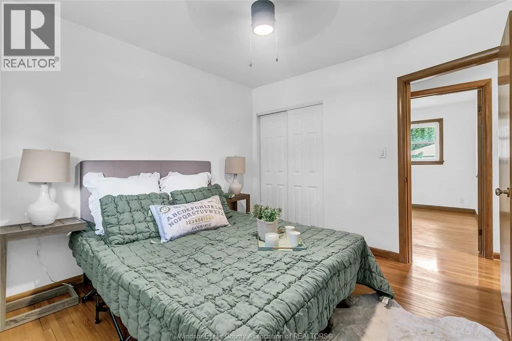4132 MOUNT ROYAL