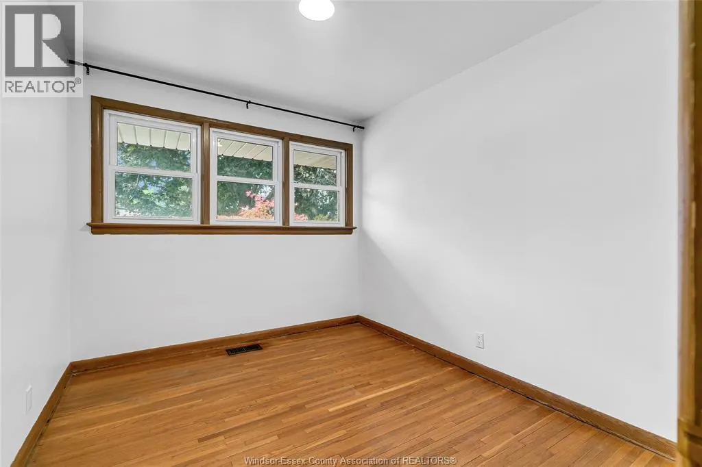 4132 MOUNT ROYAL
