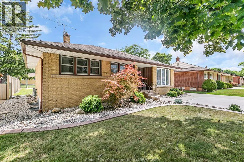 4132 MOUNT ROYAL