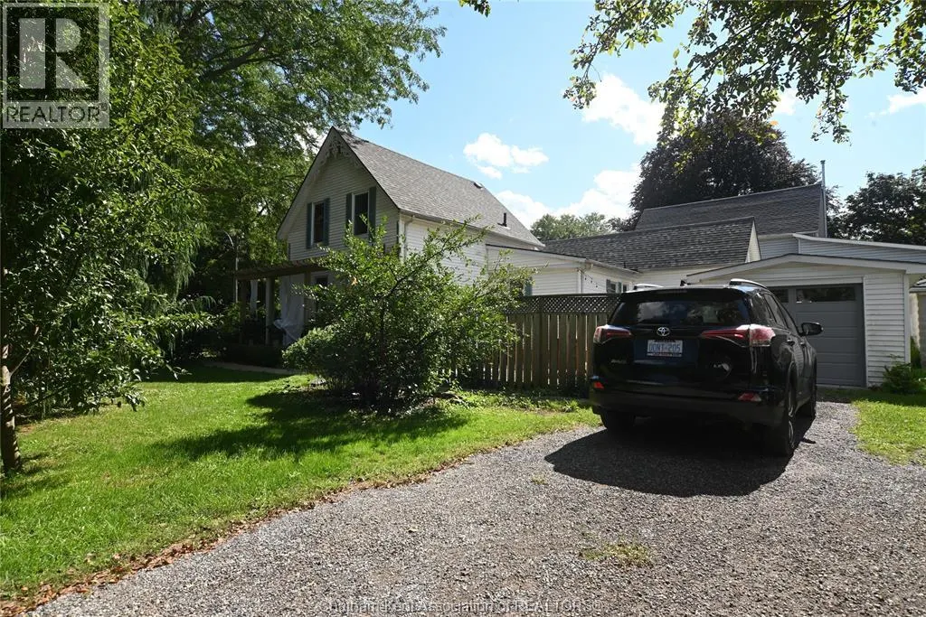 18 Erie STREET North