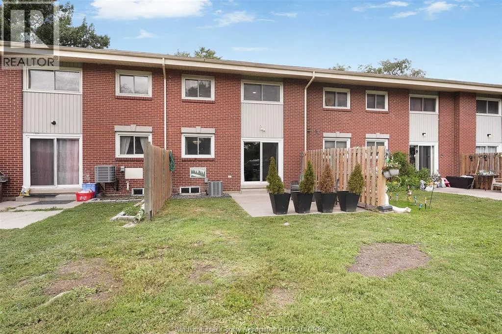 1990 COLUMBIA COURT Unit# 22