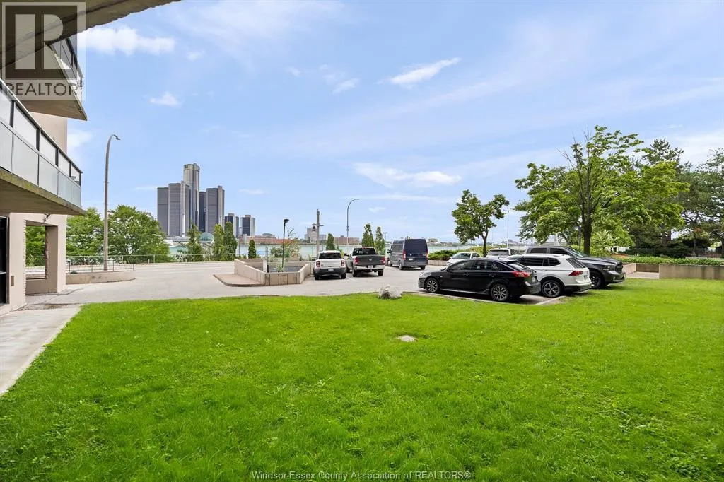111 RIVERSIDE DRIVE East Unit# 116