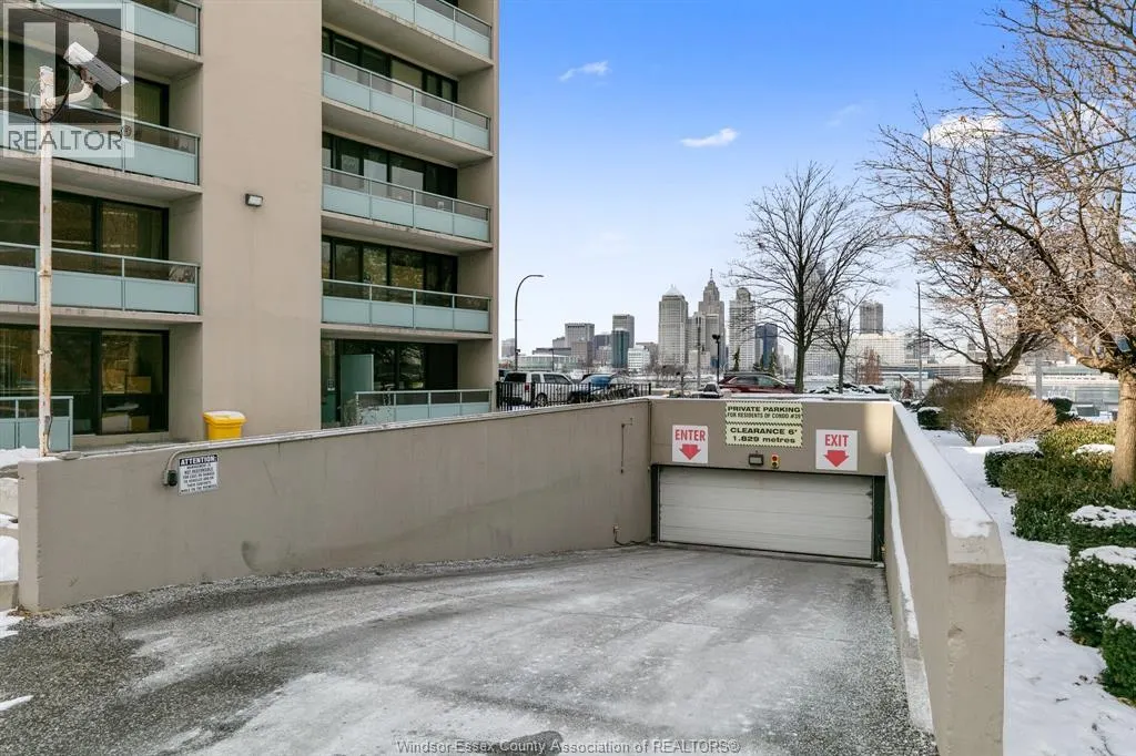 111 RIVERSIDE DRIVE East Unit# 116