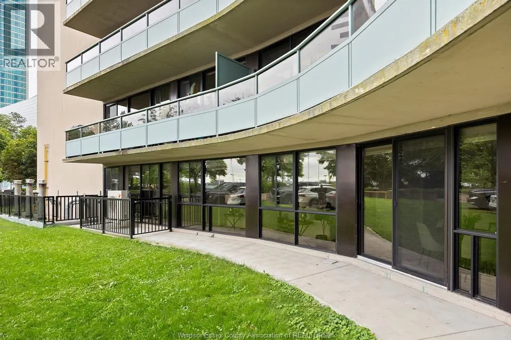 111 RIVERSIDE DRIVE East Unit# 116