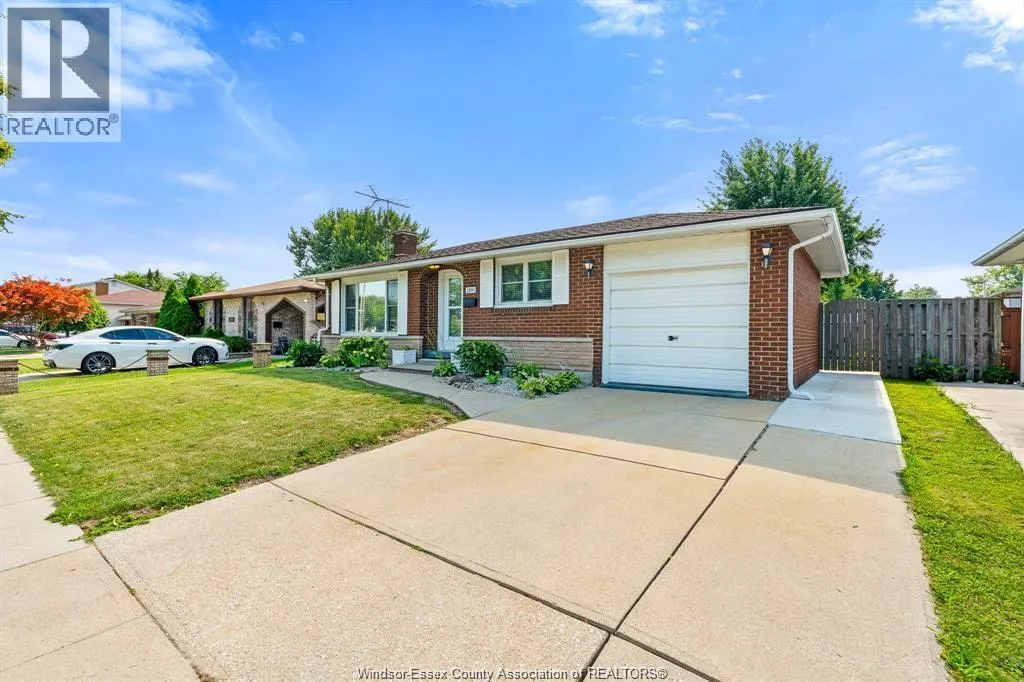 2891 FOREST GLADE DRIVE