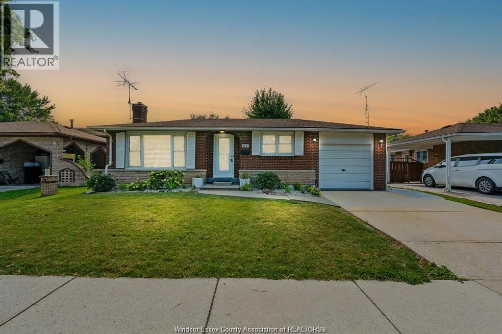 2891 FOREST GLADE DRIVE