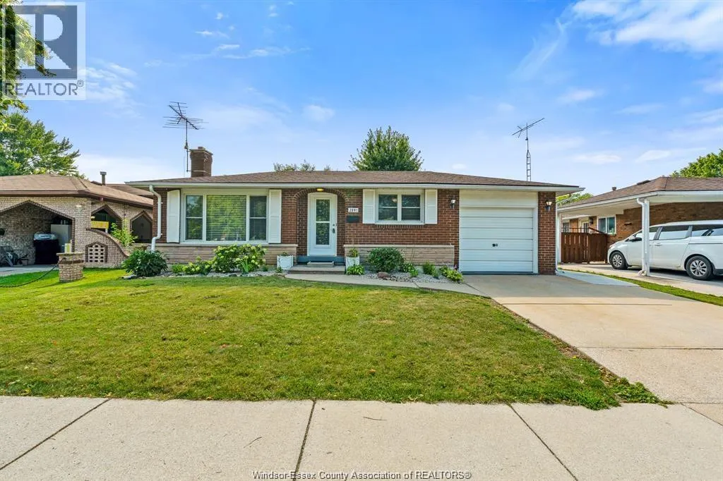 2891 FOREST GLADE DRIVE