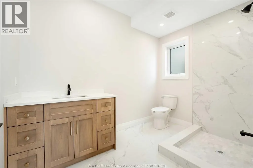4370 CATERINA CRESCENT