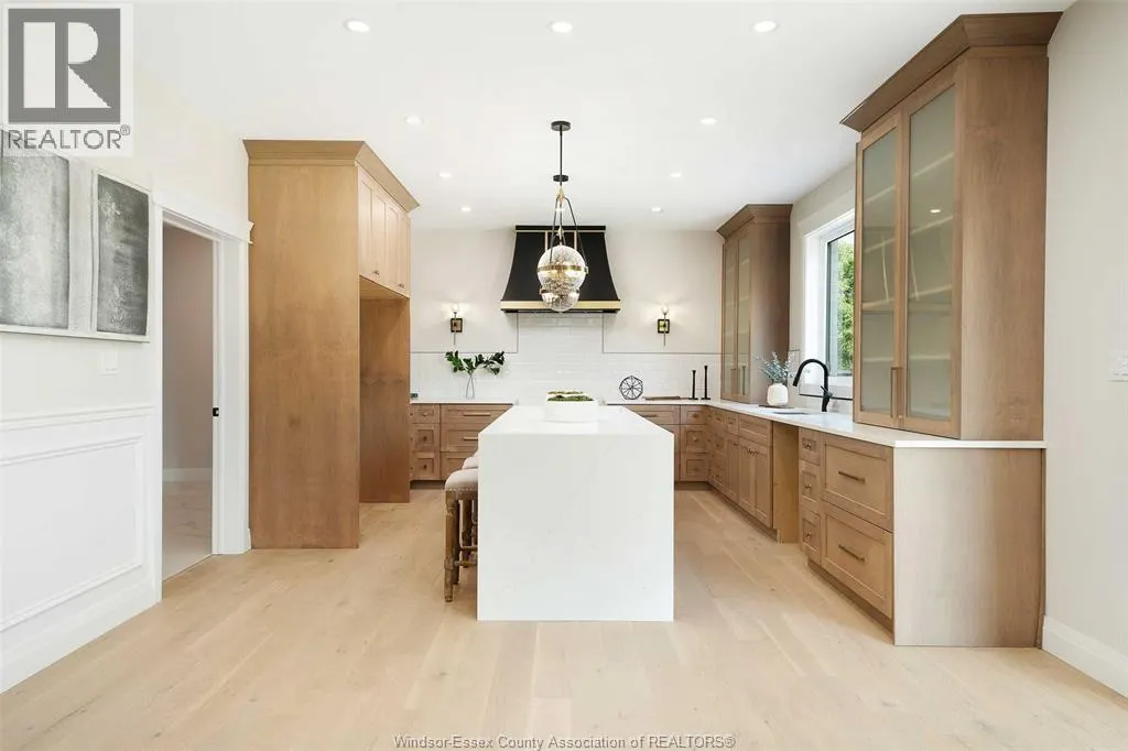 4370 CATERINA CRESCENT