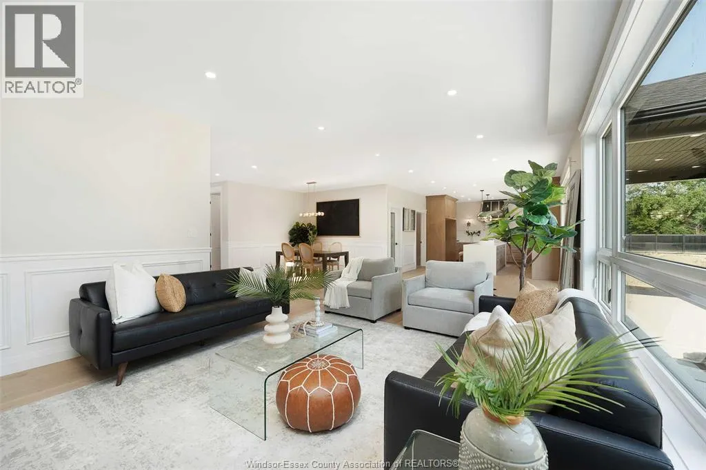 4370 CATERINA CRESCENT