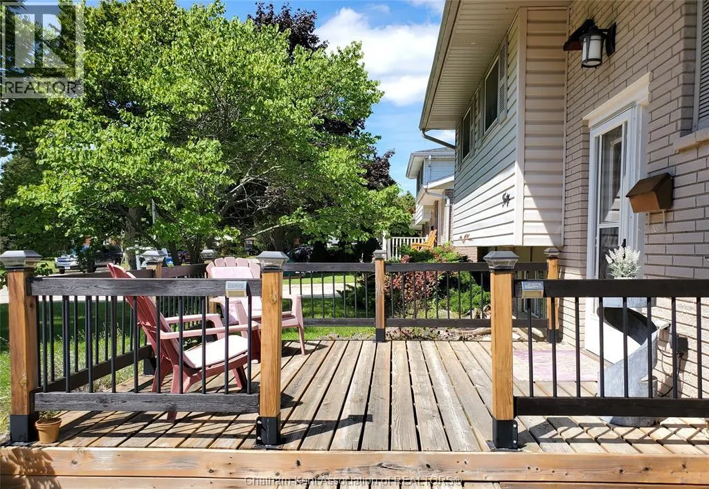 40 Thornhill CRESCENT