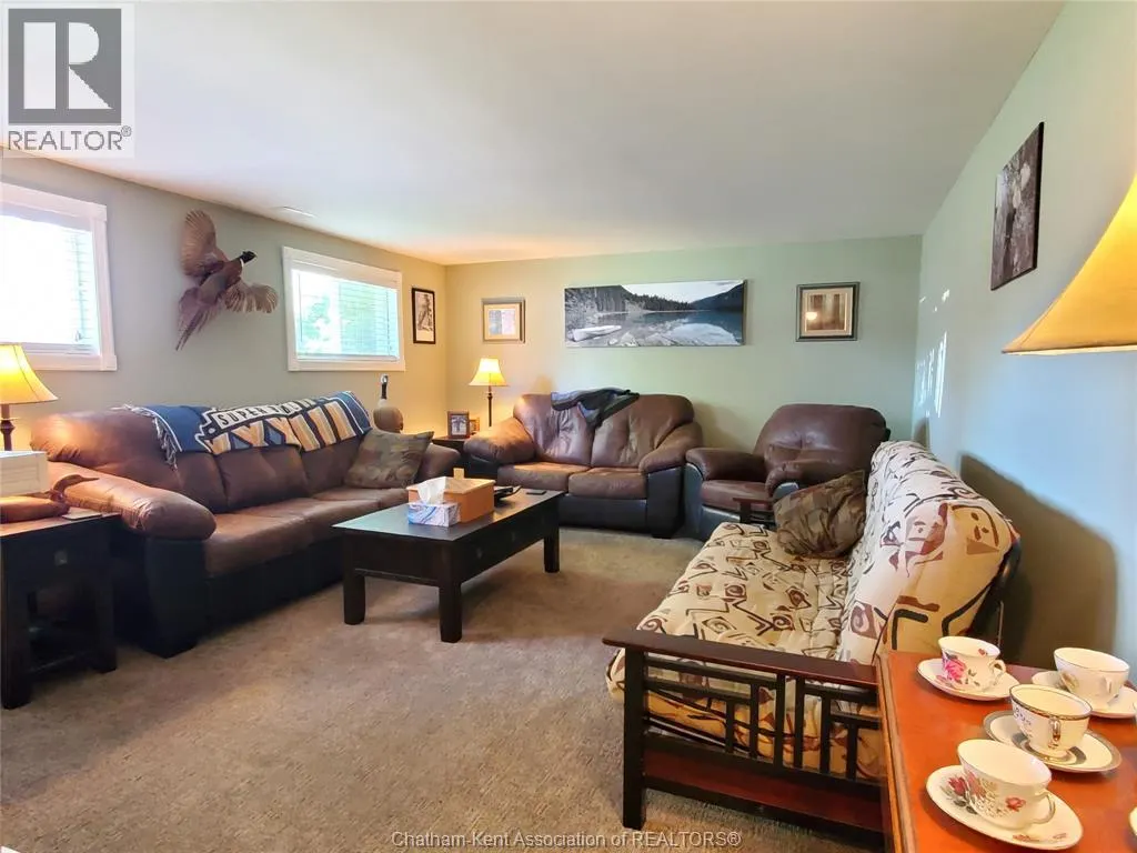 40 Thornhill CRESCENT