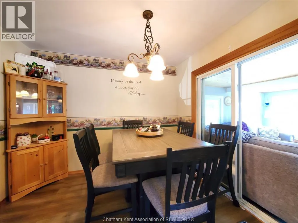 40 Thornhill CRESCENT