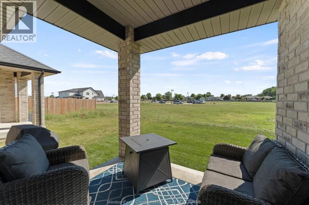 214 LIVINGSTONE CRESCENT
