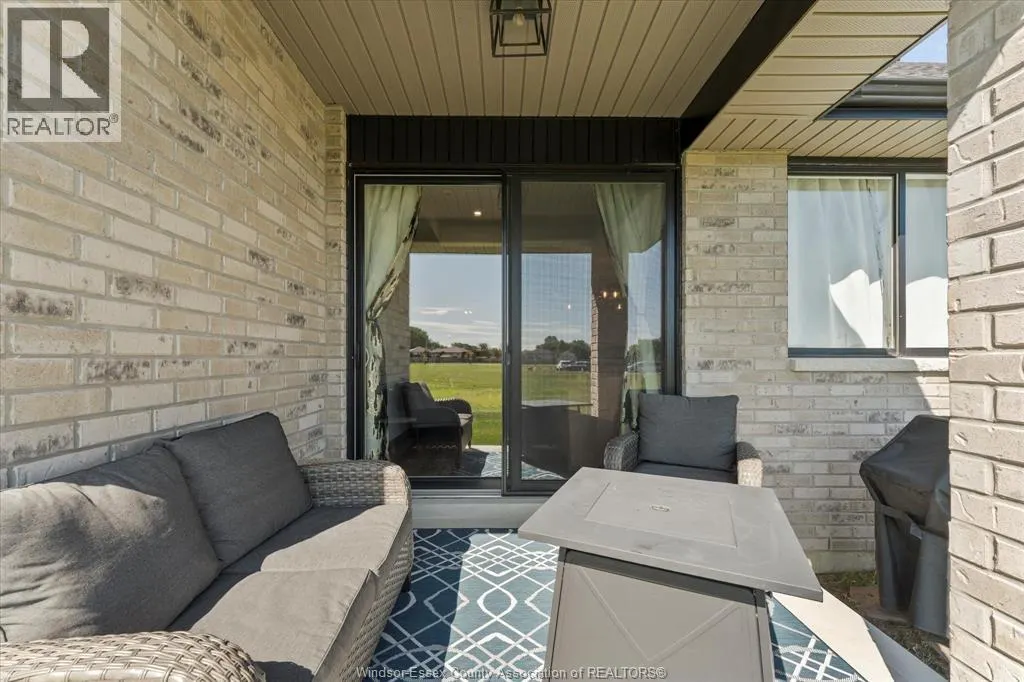 214 LIVINGSTONE CRESCENT