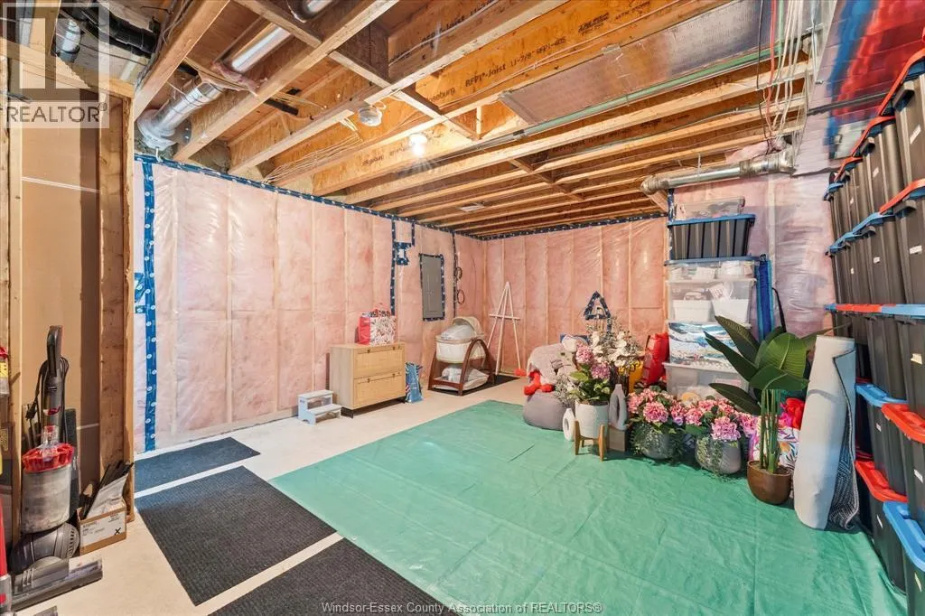 214 LIVINGSTONE CRESCENT
