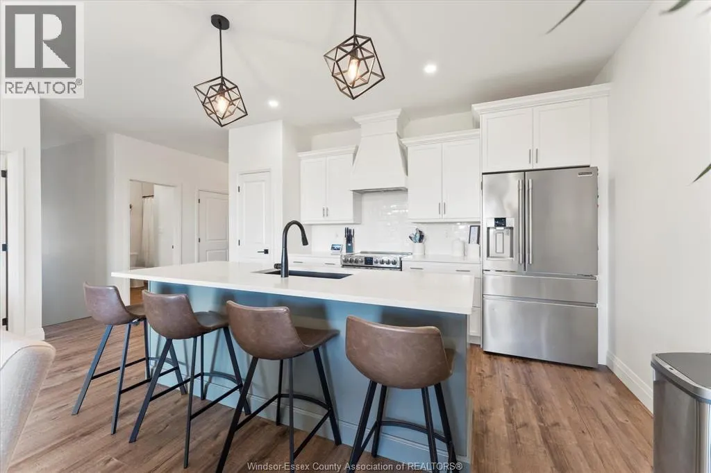 214 LIVINGSTONE CRESCENT