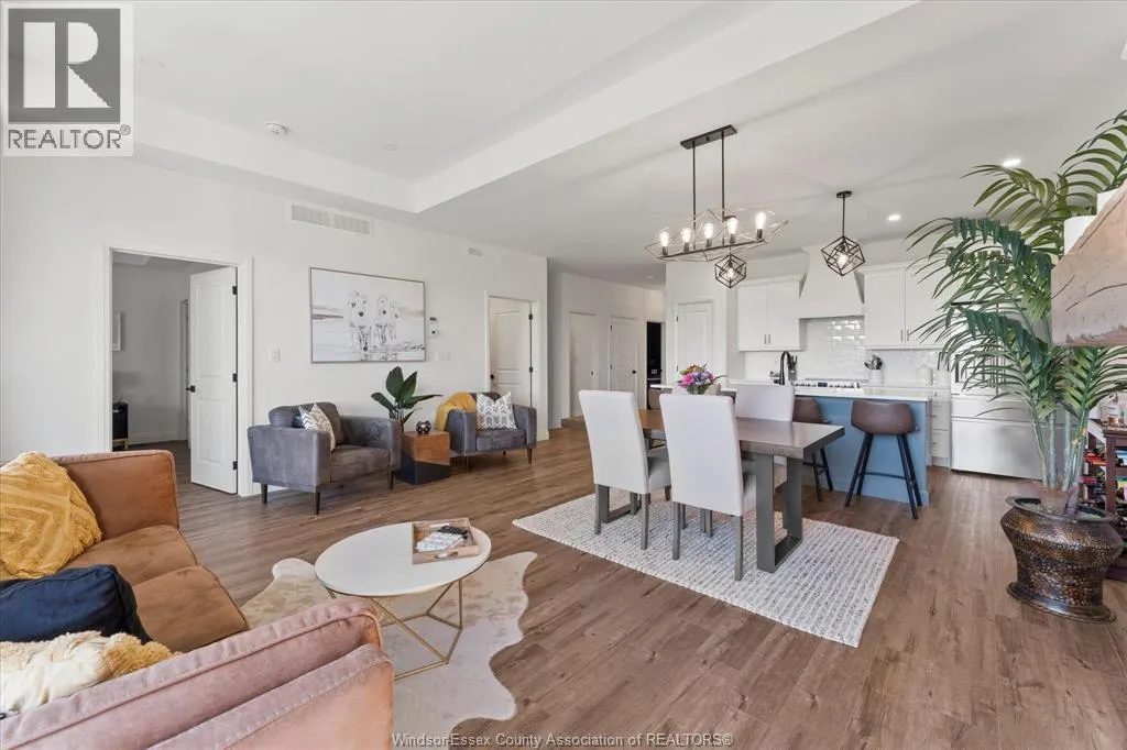 214 LIVINGSTONE CRESCENT