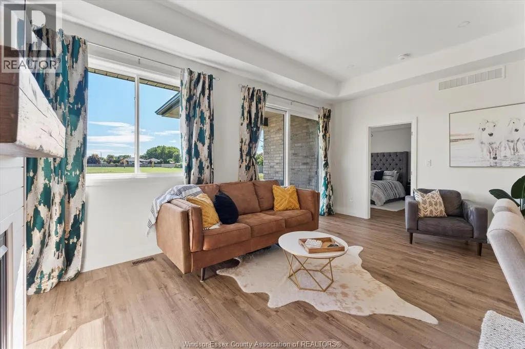 214 LIVINGSTONE CRESCENT