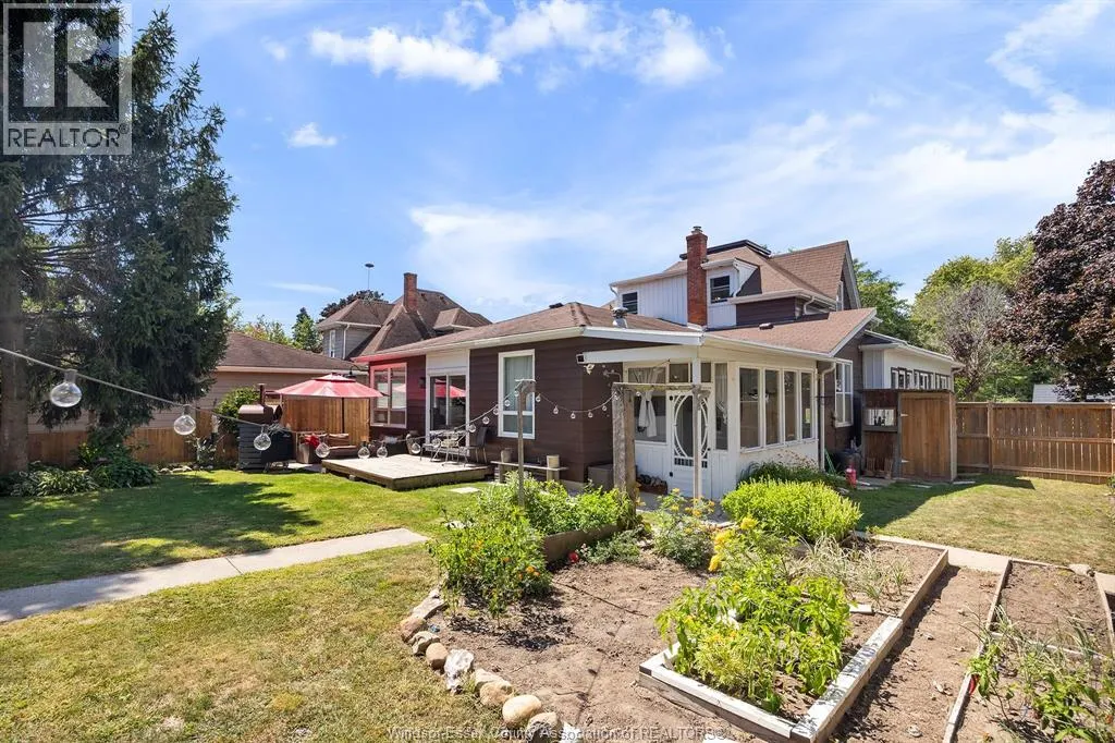 231 DIVISION STREET South