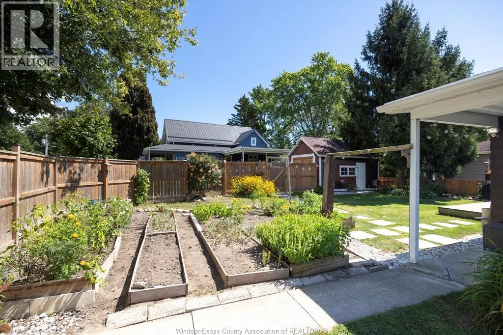 231 DIVISION STREET South