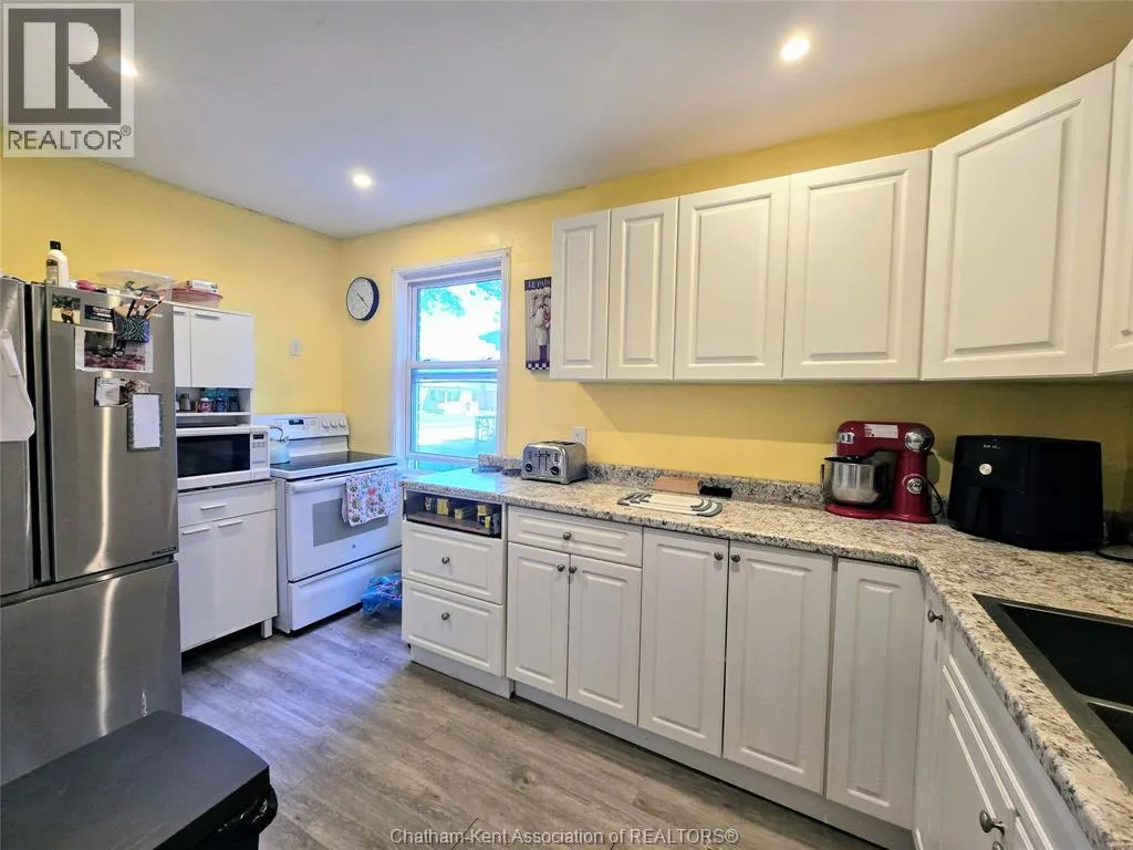 74 Sunnyside AVENUE