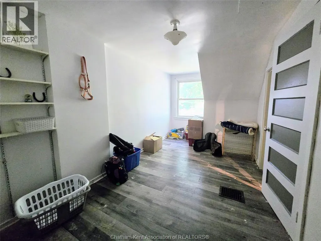 74 Sunnyside AVENUE