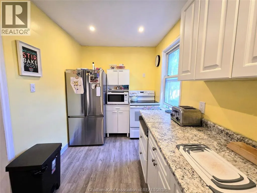 74 Sunnyside AVENUE
