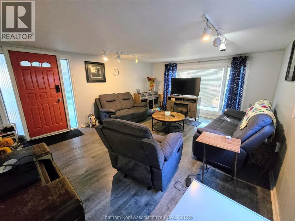 74 Sunnyside AVENUE