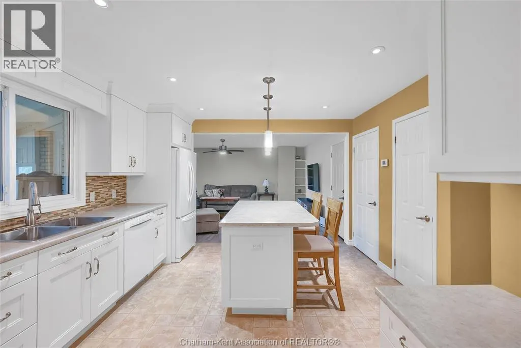 33 Sylvester DRIVE