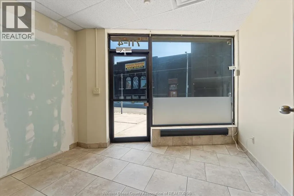 711 PELLISSIER STREET Unit# 4