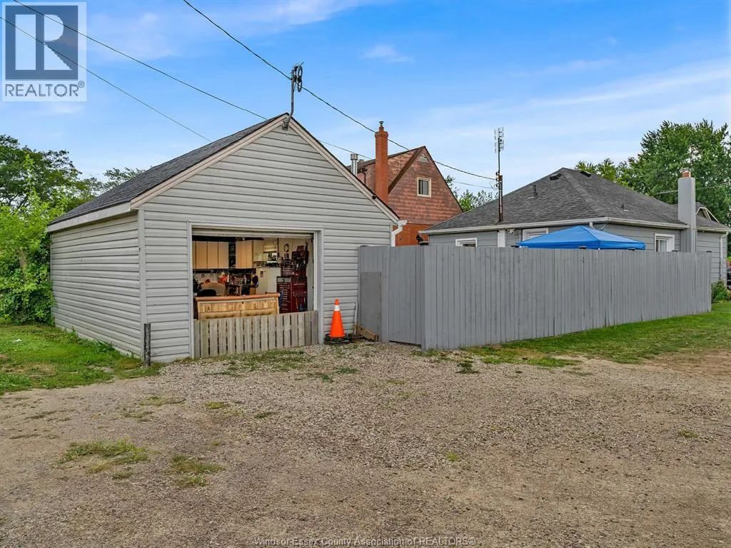 1902 Tourangeau ROAD
