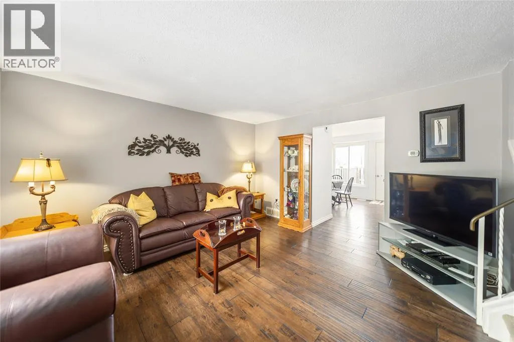 215 TRUDEAU DRIVE Unit# 33, #33