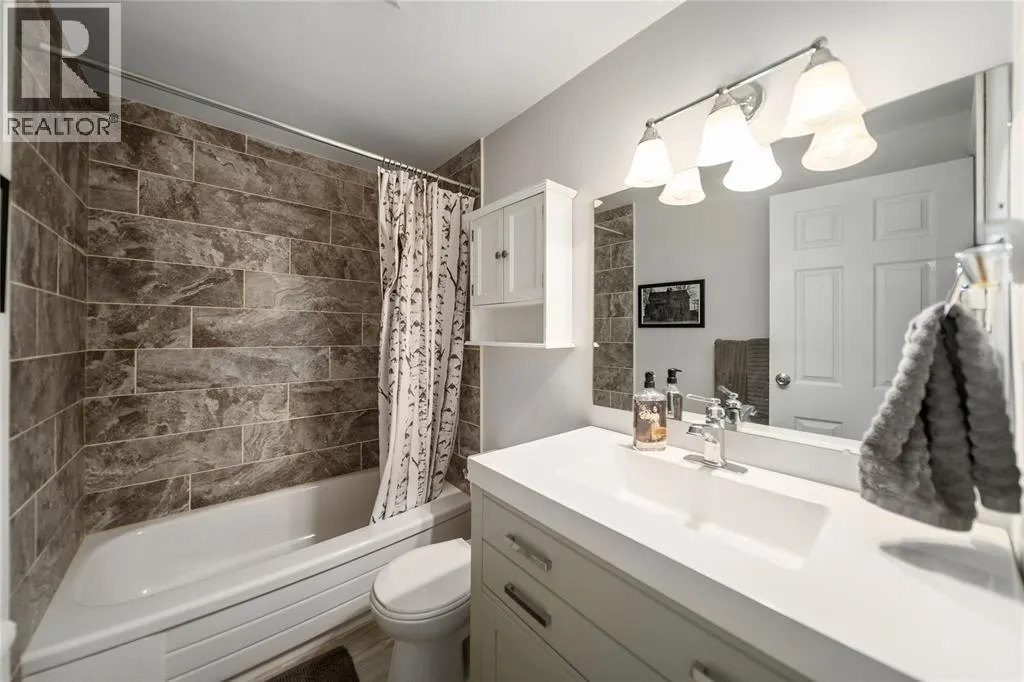 215 TRUDEAU DRIVE Unit# 33, #33
