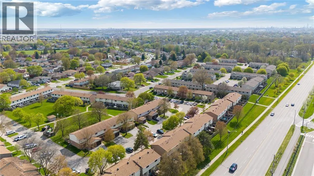 215 TRUDEAU DRIVE Unit# 33, #33