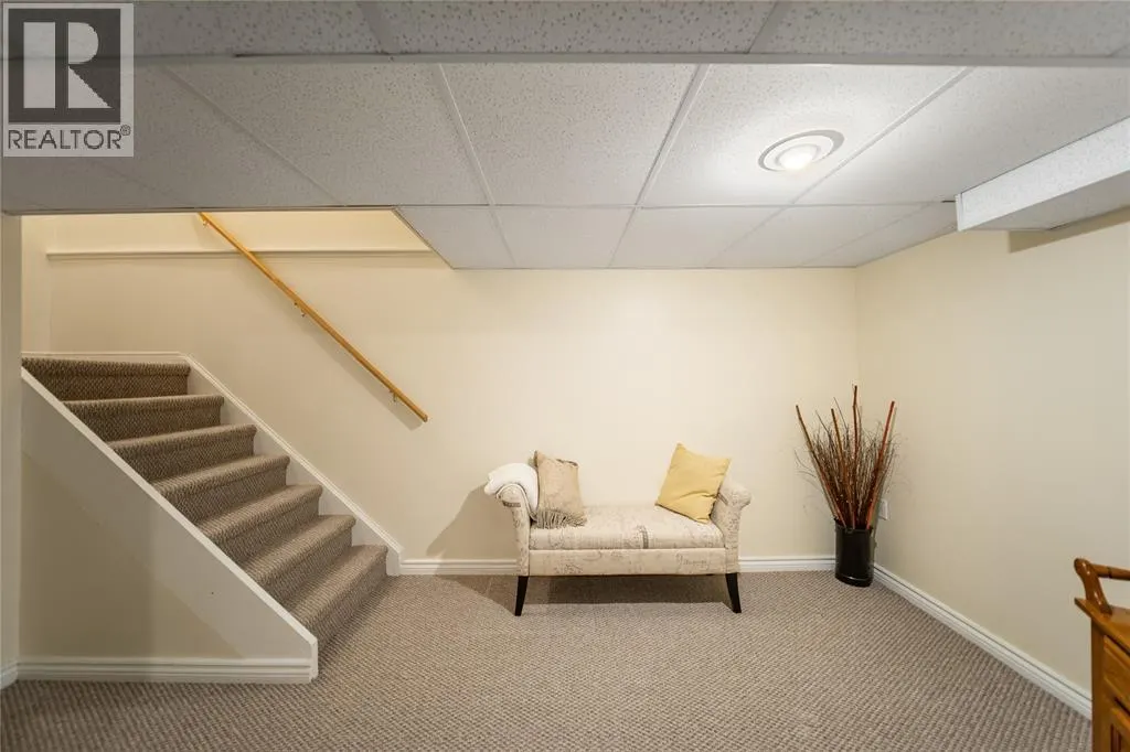 215 TRUDEAU DRIVE Unit# 33, #33