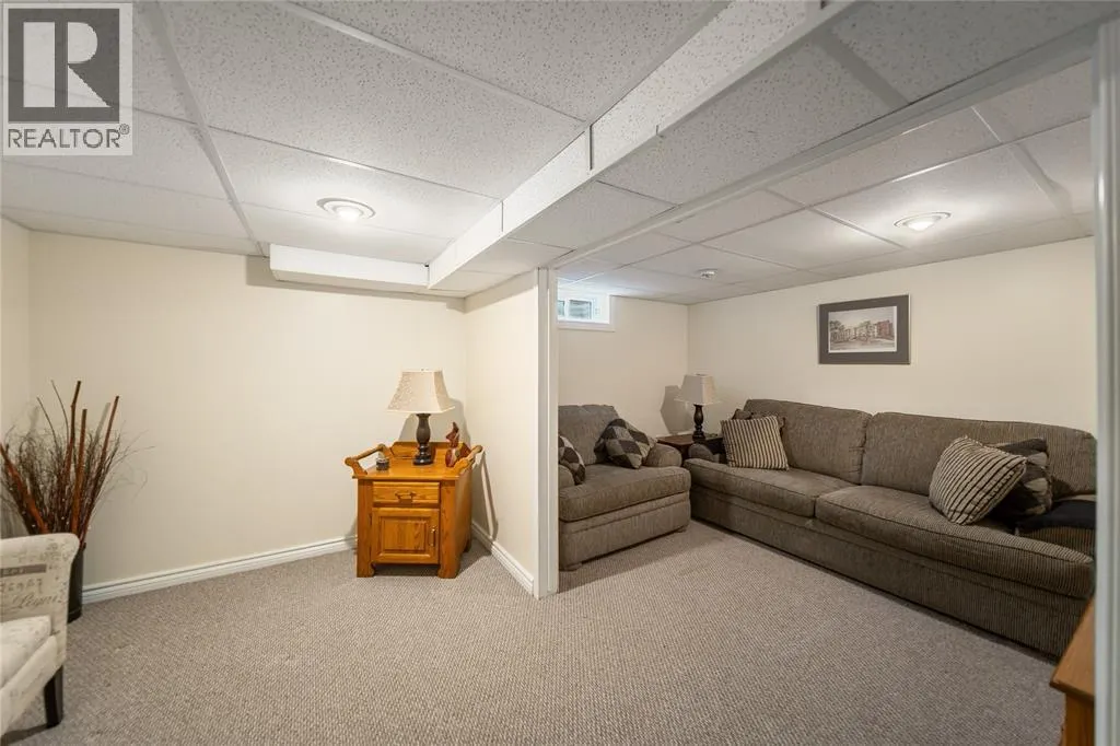215 TRUDEAU DRIVE Unit# 33, #33