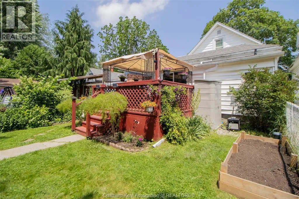 206 Adelaide STREET South