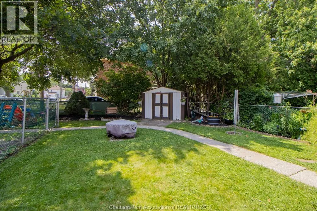 206 Adelaide STREET South