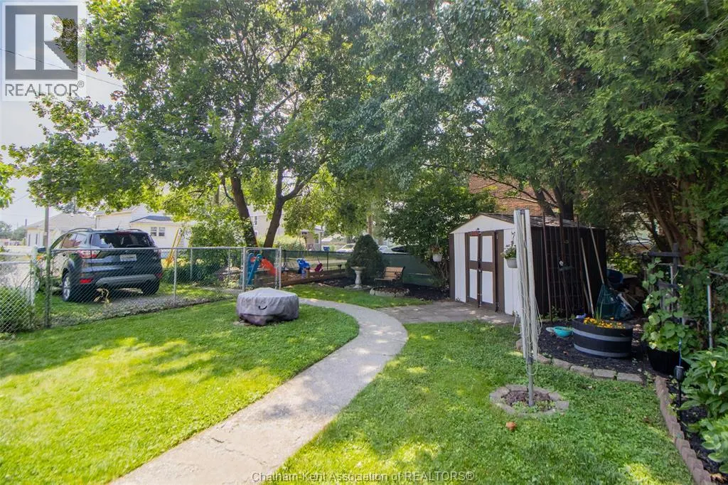 206 Adelaide STREET South