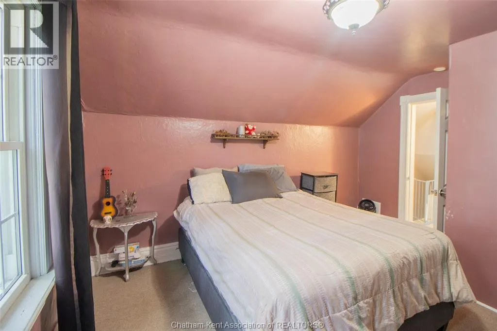 206 Adelaide STREET South