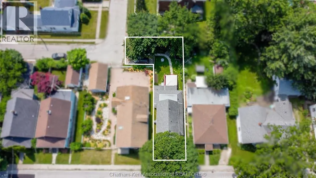 206 Adelaide STREET South