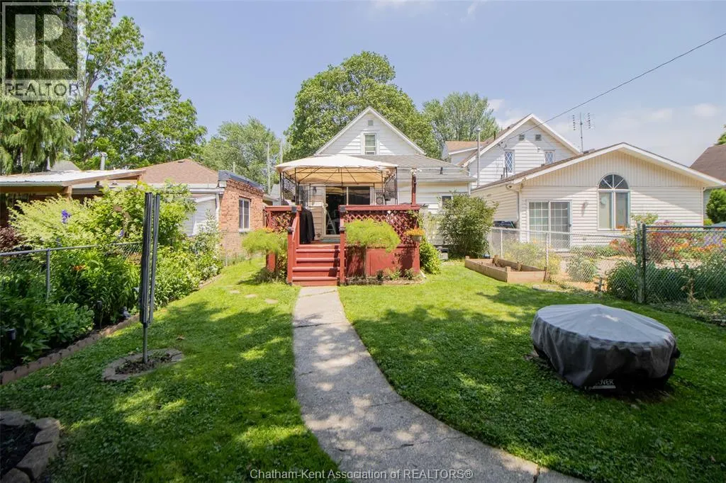 206 Adelaide STREET South