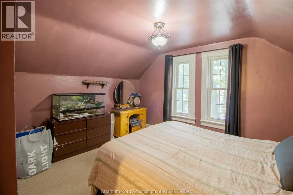 206 Adelaide STREET South