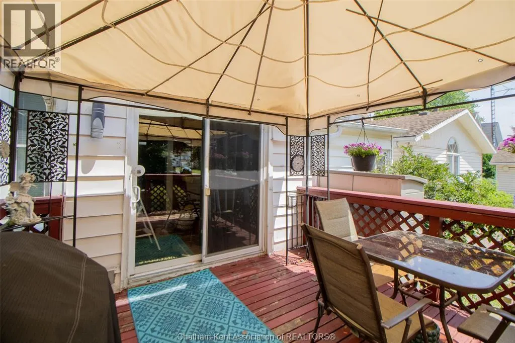 206 Adelaide STREET South